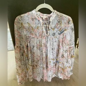 Lucky Brand floral tiered blush blouse in Medium